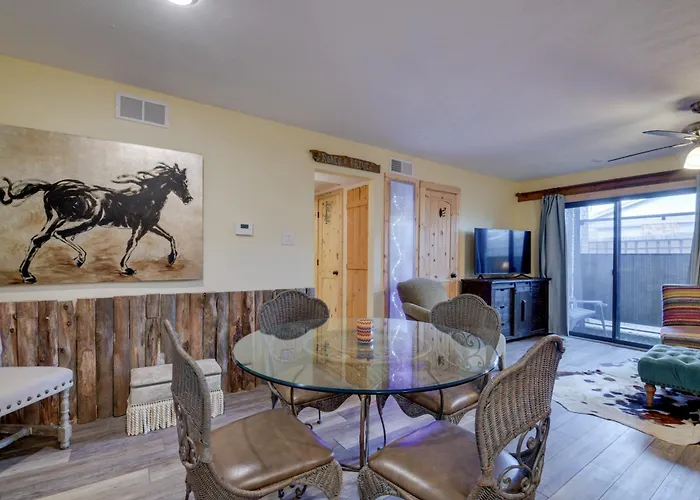 Apartment Worth W/ Patio: 5 Mi To Dtwn! Fort Worth