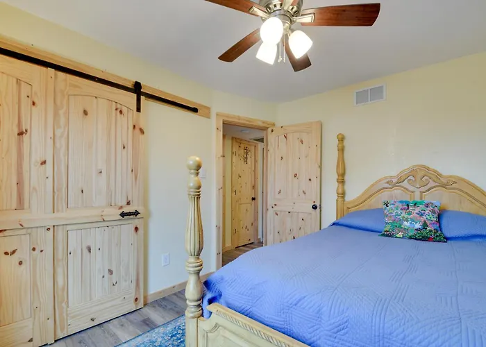 Worth W/ Patio: 5 Mi To Dtwn! Fort Worth